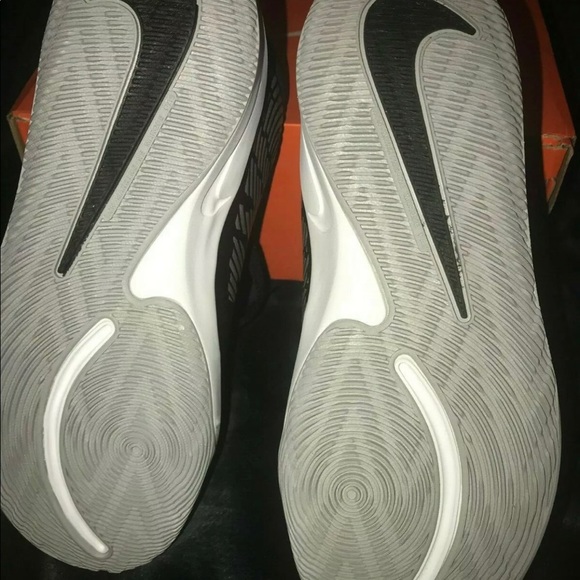 NIKE TEAM HUSTLE D 9 (GS) BASKETBALL SNEAKERS 7Y - Picture 3 of 7